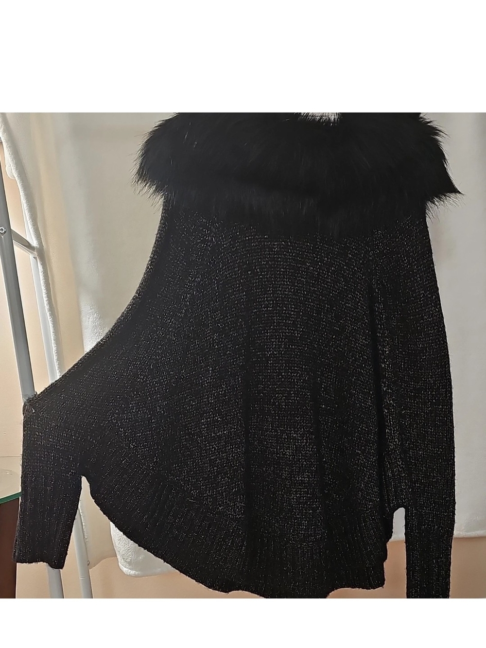 Michael Kors faux Fur Black and Gold Knit Pullover Cape Long Sleeve M